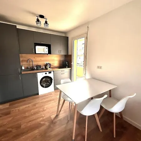 Apartment Superbe Climatise Avec Terrasse Proche Cagnes-sur-Mer