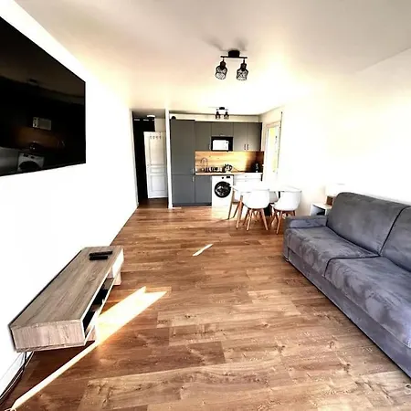 Apartment Superbe Climatise Avec Terrasse Proche *